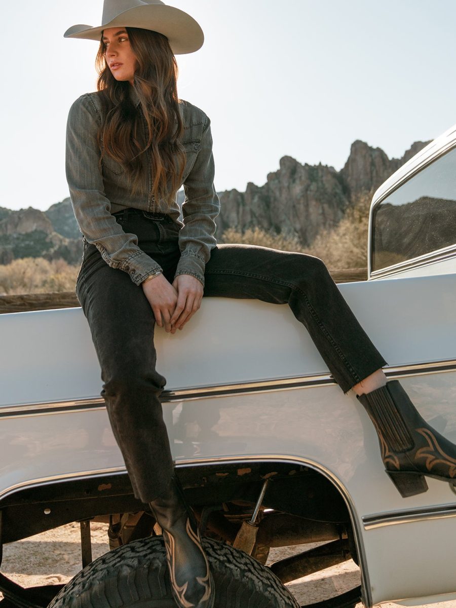 915 High-Rise Straight Fit Jeans